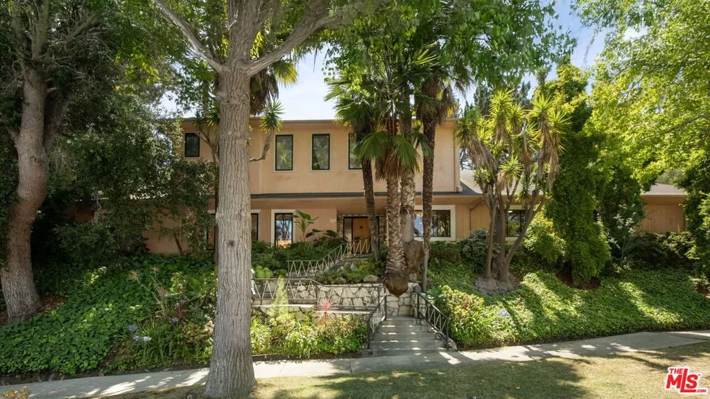 Los Angeles, California 90024, United States, 5 Bedrooms Bedrooms, ,4 BathroomsBathrooms,Residential,Active,179473