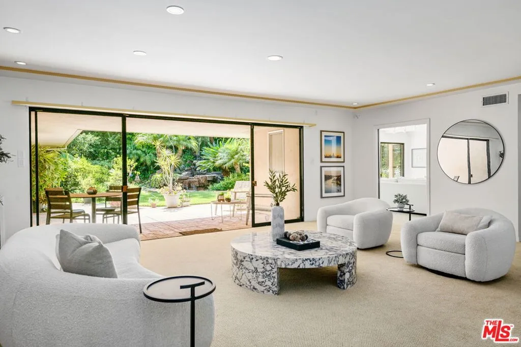 Los Angeles, California 90024, United States, 5 Bedrooms Bedrooms, ,4 BathroomsBathrooms,Residential,Active,179473