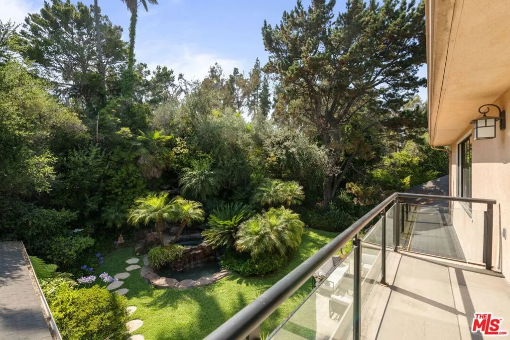 Los Angeles, California 90024, United States, 5 Bedrooms Bedrooms, ,4 BathroomsBathrooms,Residential,Active,179473