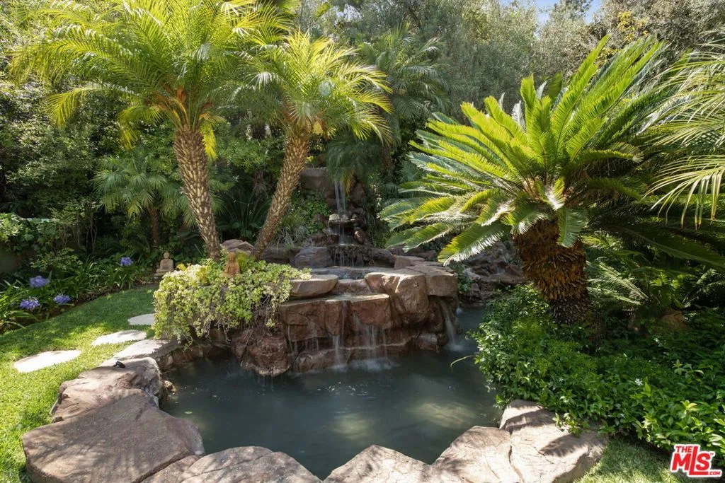 Los Angeles, California 90024, United States, 5 Bedrooms Bedrooms, ,4 BathroomsBathrooms,Residential,Active,179473