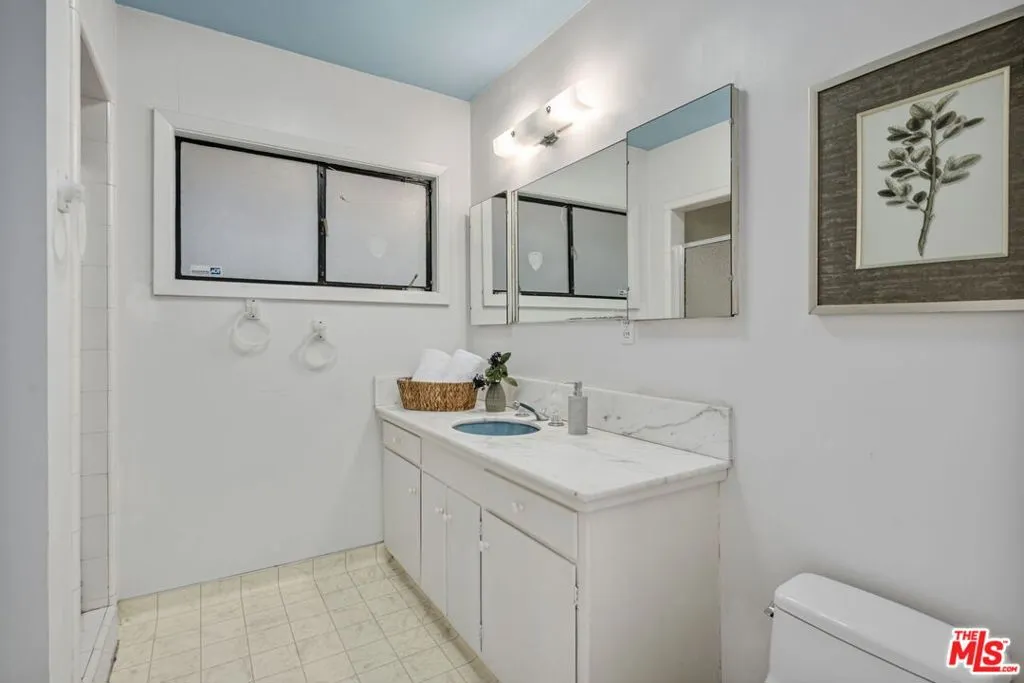 Los Angeles, California 90024, United States, 5 Bedrooms Bedrooms, ,4 BathroomsBathrooms,Residential,Active,179473