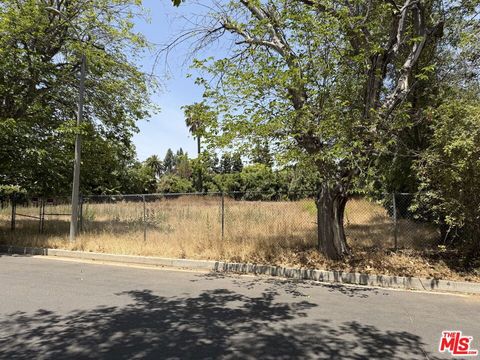 Photo of 19515 Romar Street, Northridge, CA 91324 (MLS # 26845155)