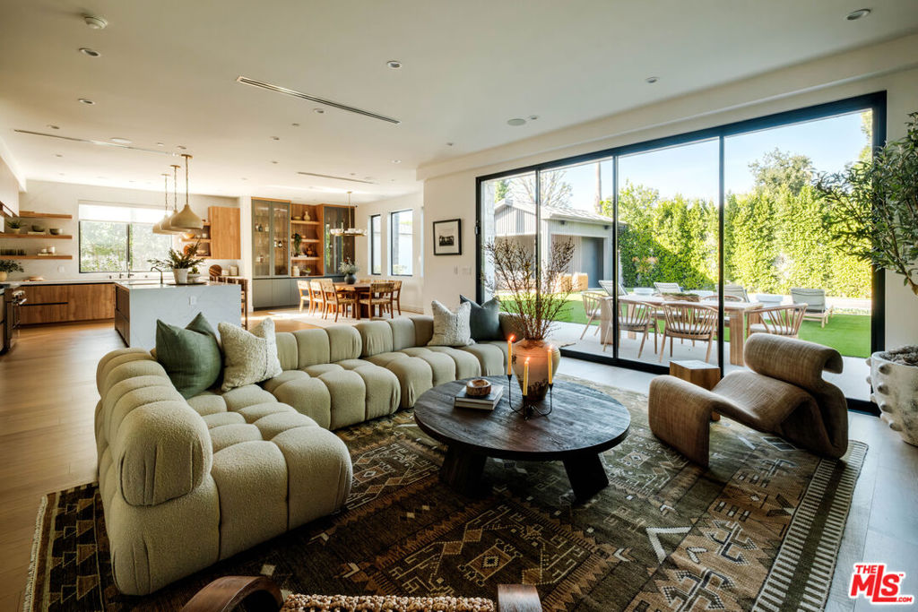 15473 La Maida Street