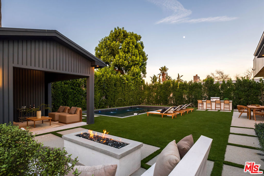 15473 La Maida Street