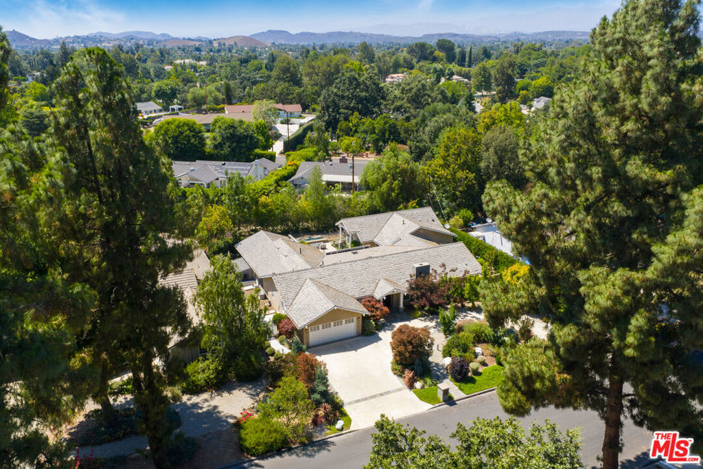 1009 Jeannette Avenue