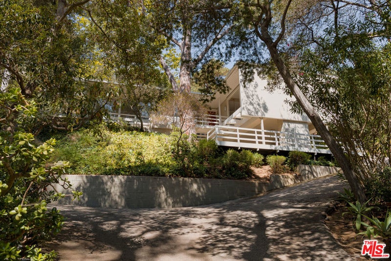 2275 Bowmont Drive