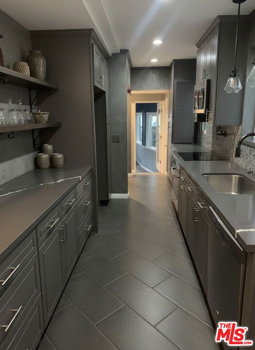 3211 W 78th Street