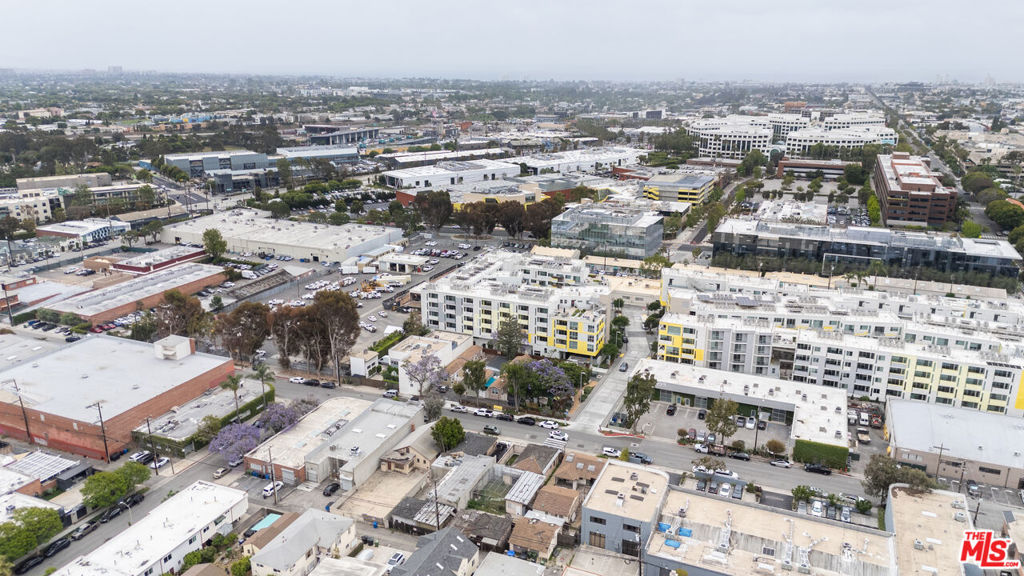 1637 Stanford Street