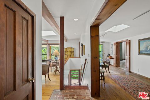 21550 Summit Trail Topanga CA 90290