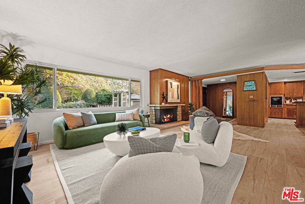 3491 Mandeville Canyon Road