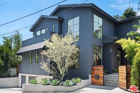 1919 Pinehurst Road Los Angeles CA 90068