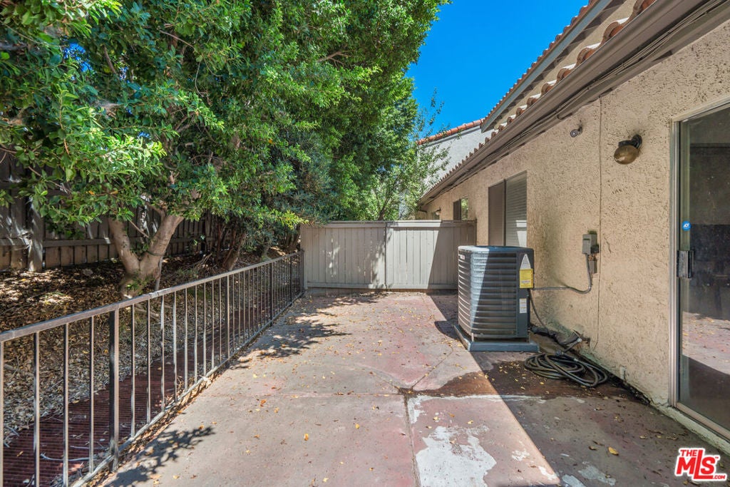 19547 Rinaldi Street 30