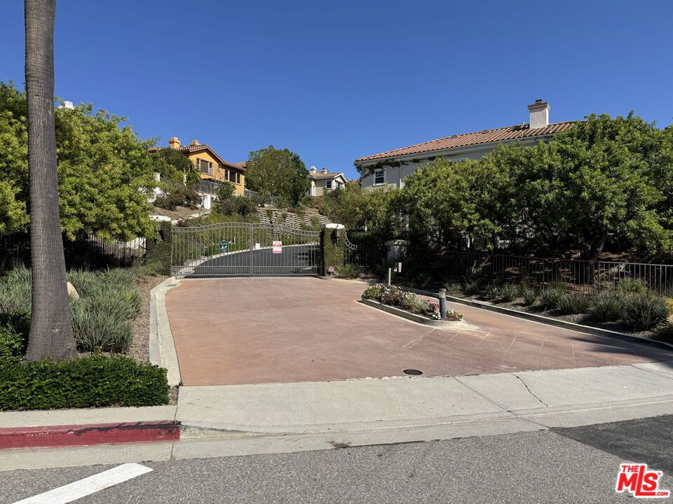 1476 Paseo De Oro