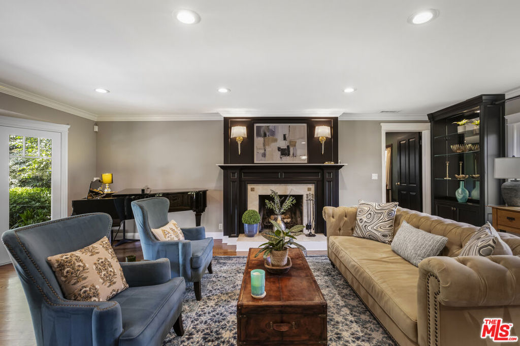 Properties 4 2555 N Altadena Drive