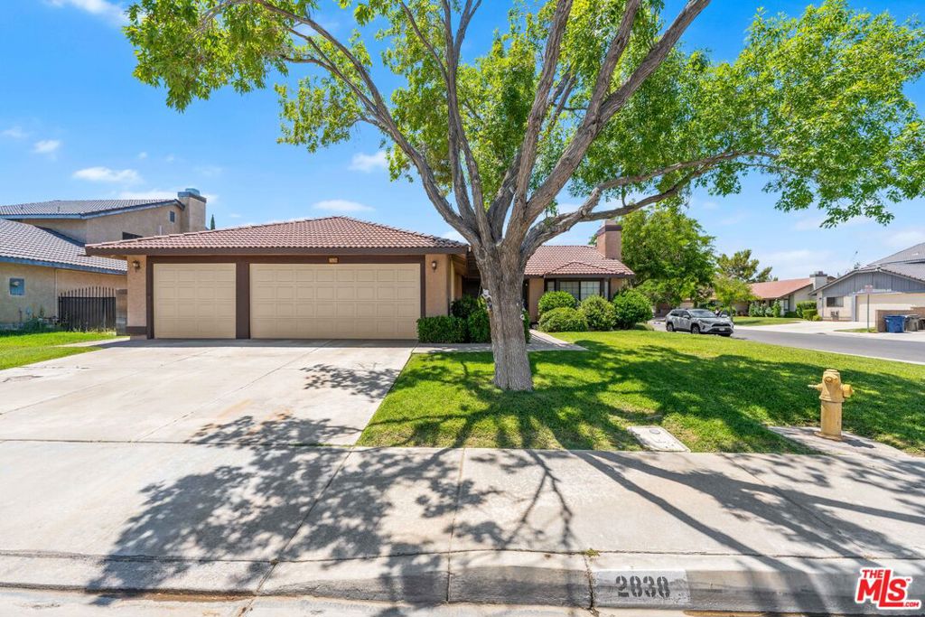 2838 W Ave J9