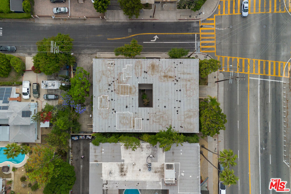 Properties 4 13101 Oxnard Street