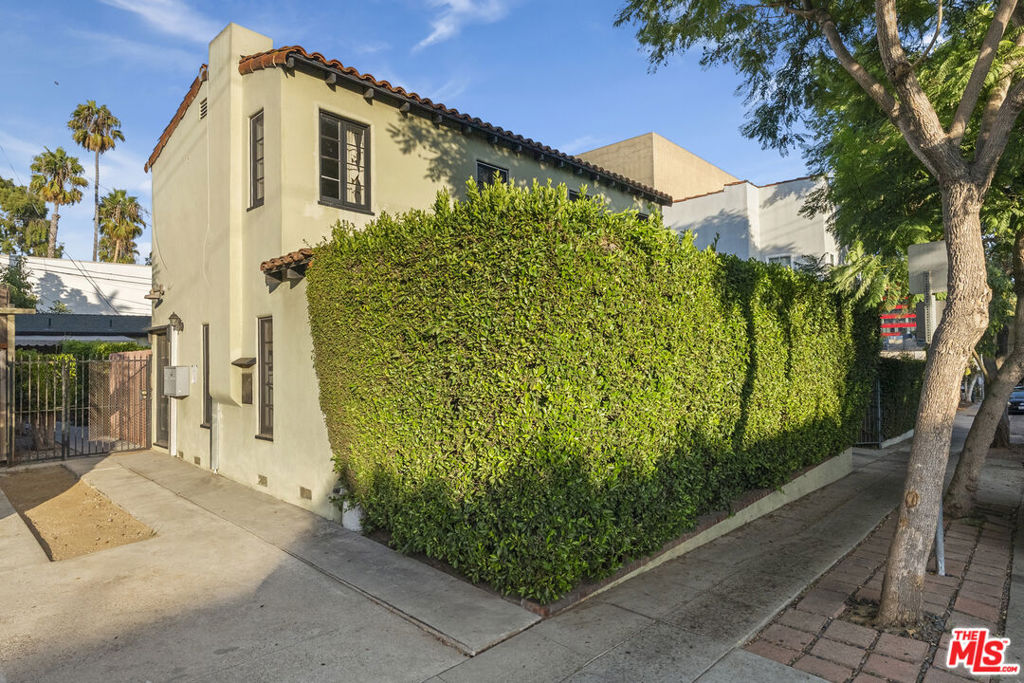 836 Hilldale Avenue