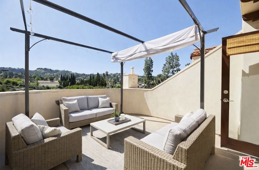 4360 Ventura Canyon Avenue 7