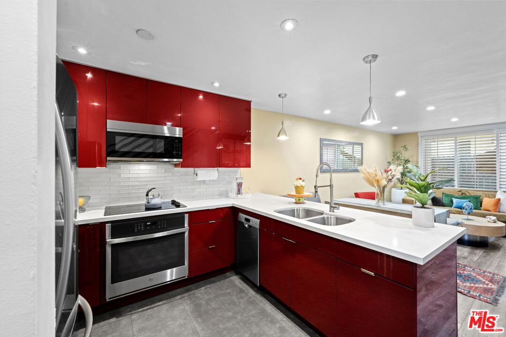 5951 Canterbury Drive 20