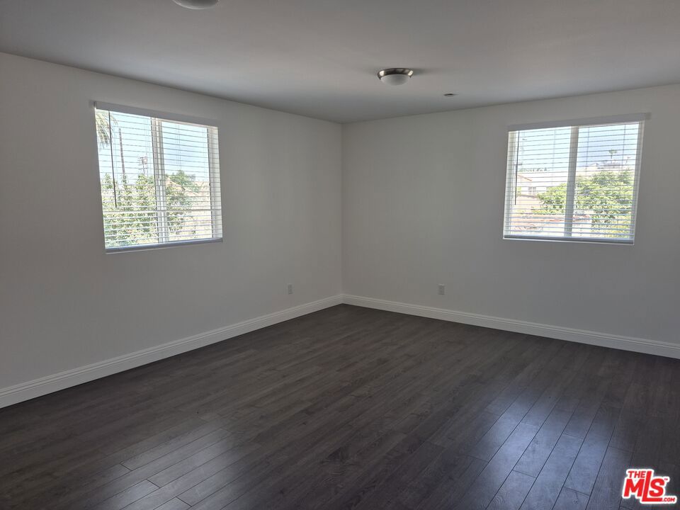 2806 S Bronson Avenue