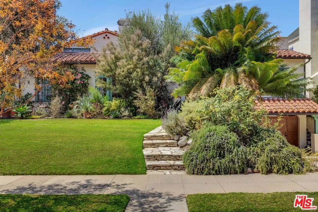 Los Angeles, California 90049, United States, 3 Bedrooms Bedrooms, ,3 BathroomsBathrooms,Residential,Active,224504