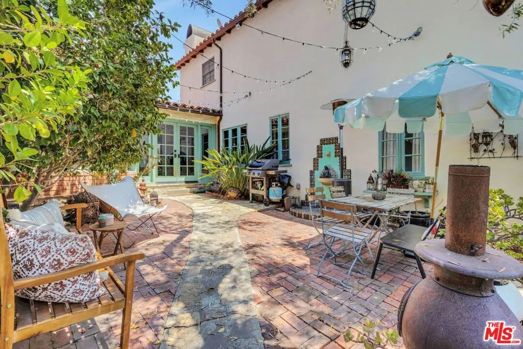 Los Angeles, California 90049, United States, 3 Bedrooms Bedrooms, ,3 BathroomsBathrooms,Residential,Active,224504