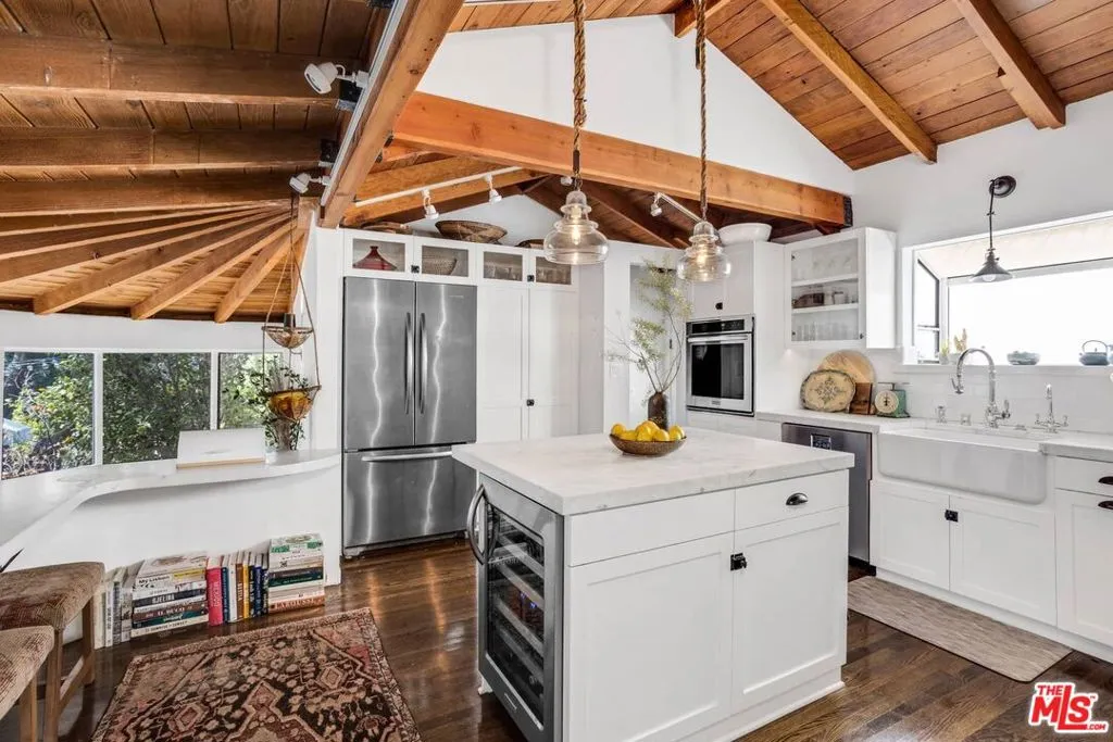 Los Angeles, California 90049, United States, 3 Bedrooms Bedrooms, ,3 BathroomsBathrooms,Residential,Active,224504