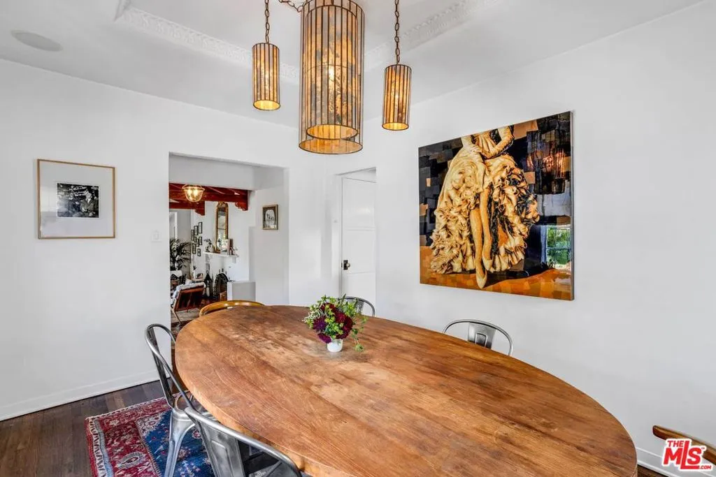 Los Angeles, California 90049, United States, 3 Bedrooms Bedrooms, ,3 BathroomsBathrooms,Residential,Active,224504