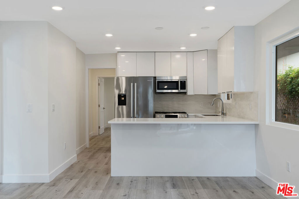 1025 Pleasantview Avenue