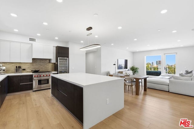 505 S Barrington Avenue 406 #406, Los Angeles
