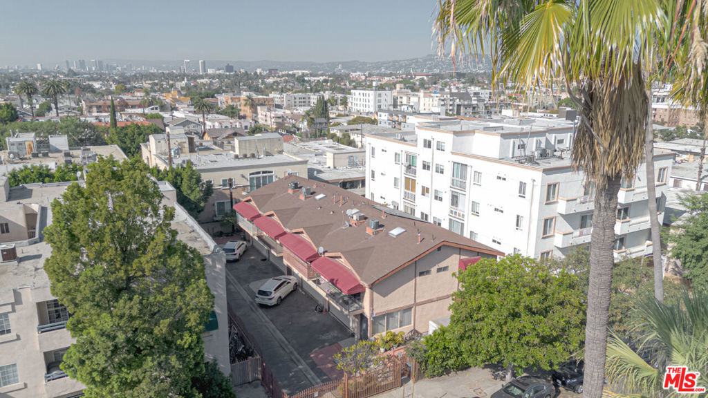 961 S Manhattan Place 3