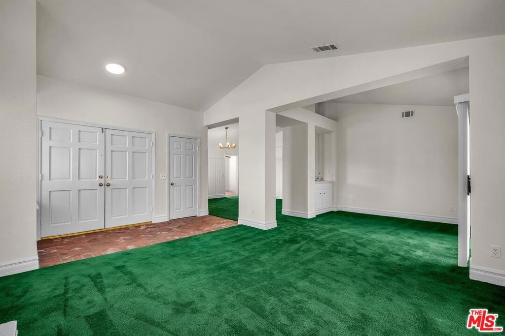 455 Kennerick Lane