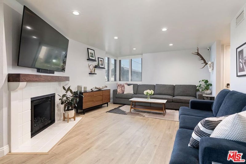 935 Main Street 206