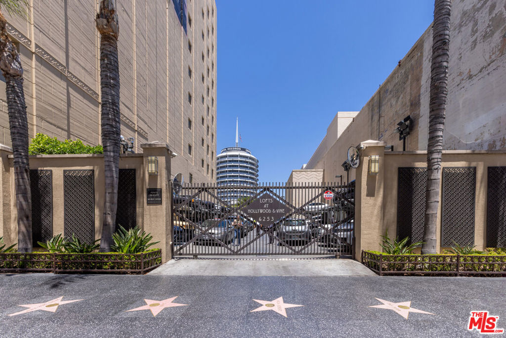 6253 Hollywood Boulevard 501