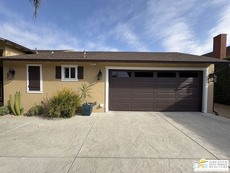 13435 Erwin Street