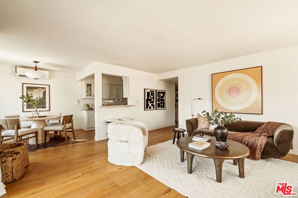 1955 Tamarind Avenue 24