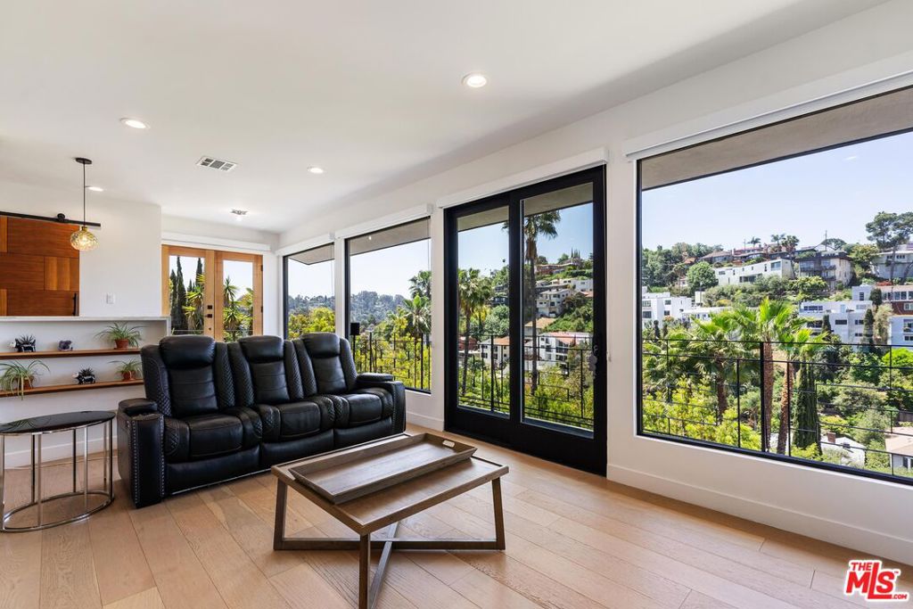 Properties 4 3775 Aloha Street