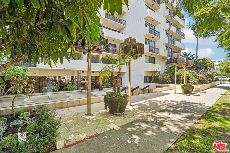 325 N Oakhurst Drive PH2