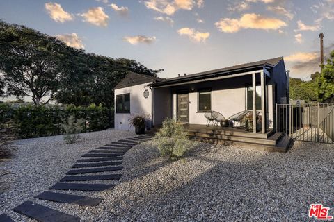 3744 Redwood Avenue Los Angeles CA 90066