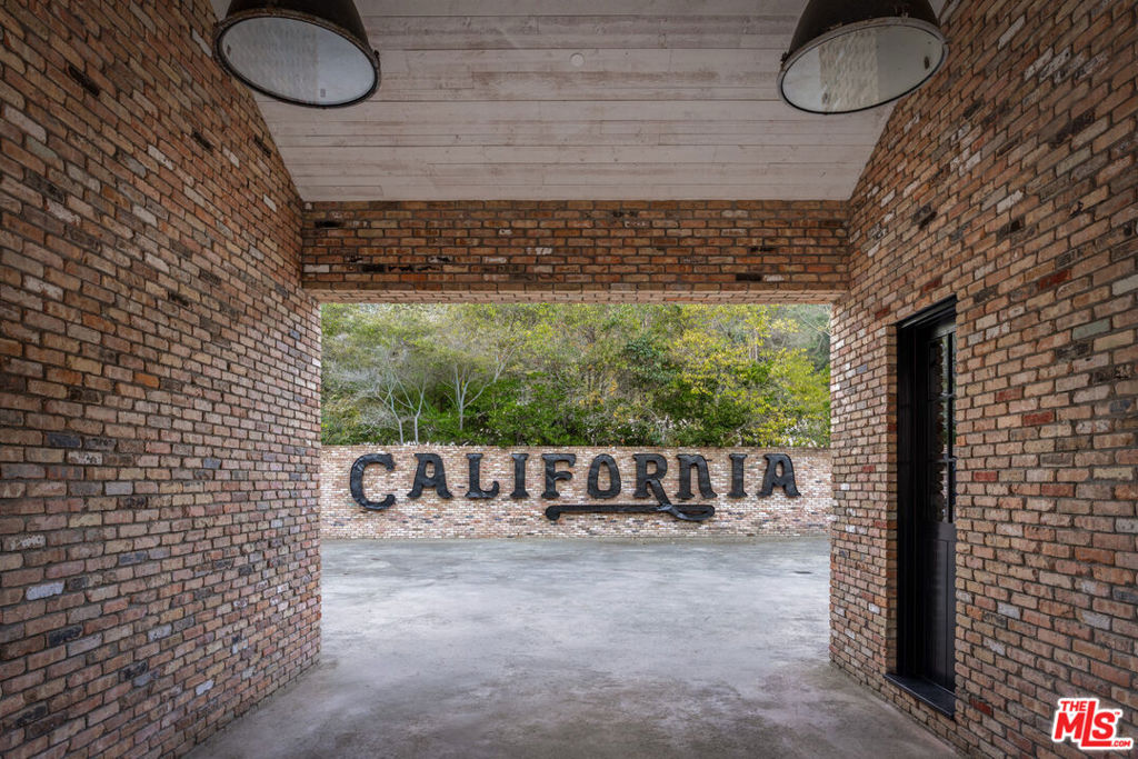 13215 Riviera Ranch Road