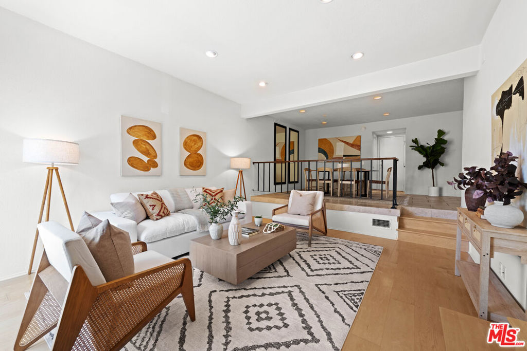 17085 Palisades Circle