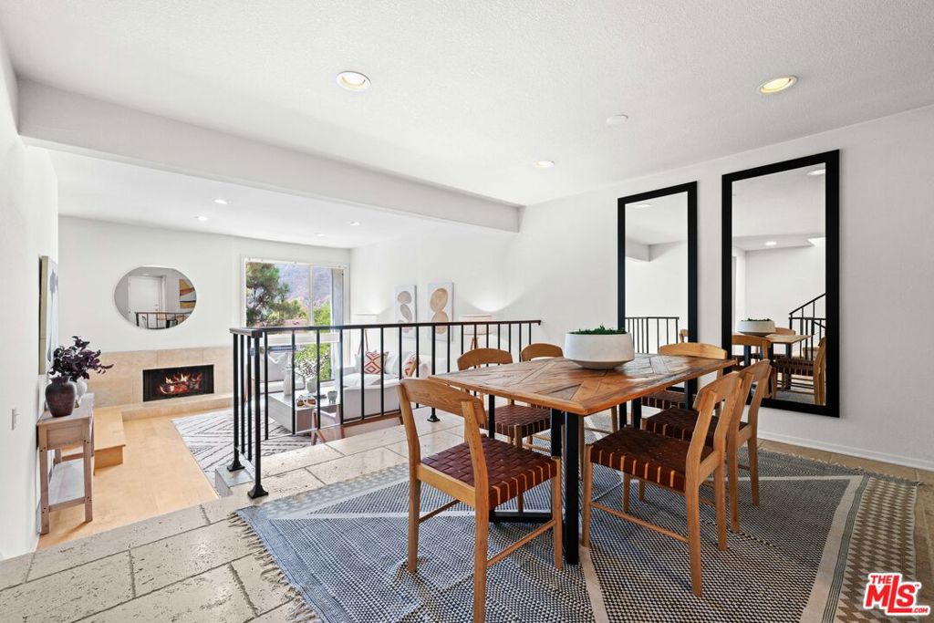17085 Palisades Circle