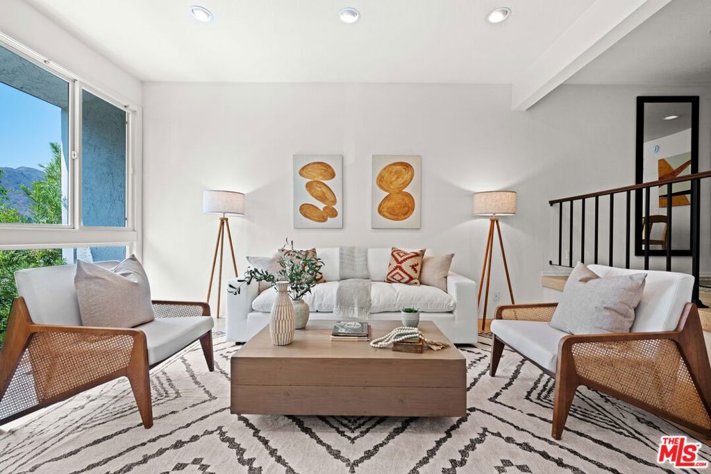 17085 Palisades Circle