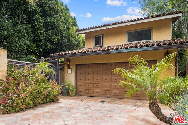 2695 La Cuesta Drive