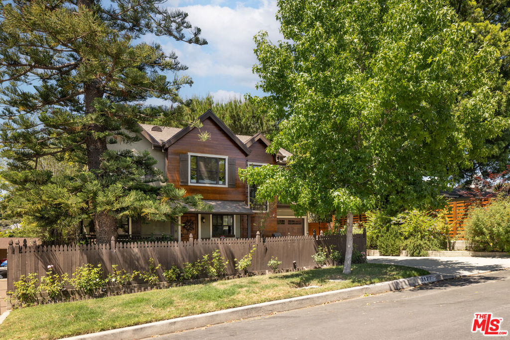 3127 Glendon Avenue