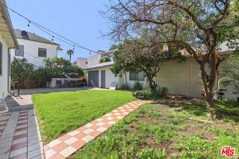 1807 N Van Ness Avenue