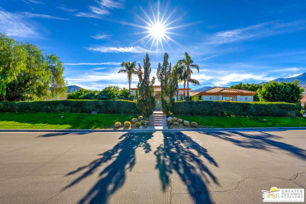 1019 Andreas Palms Drive