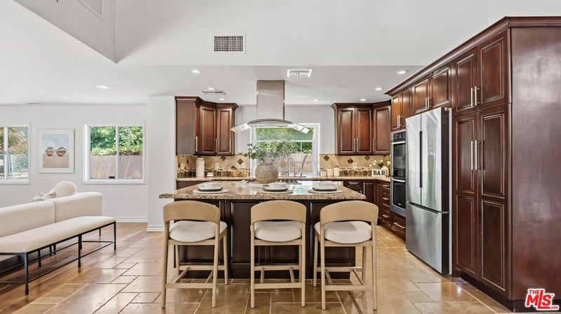 3160 Sepulveda Boulevard