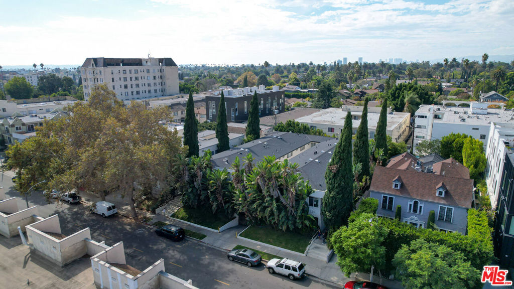 127 S St Andrews Place