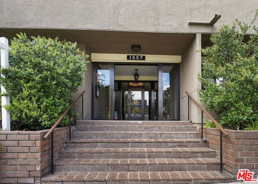 1557 S Beverly Glen Boulevard 310